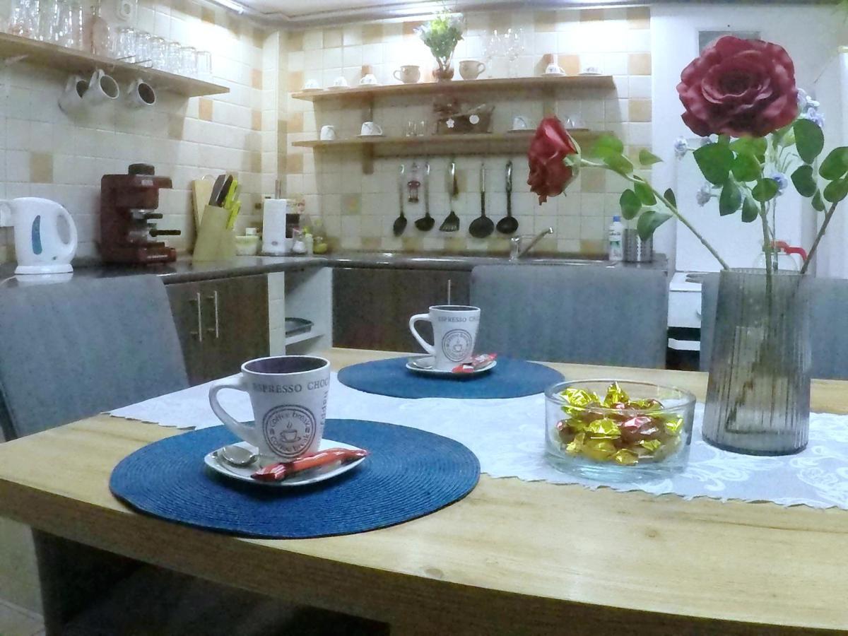 Downtown Acacia Str Apartman *